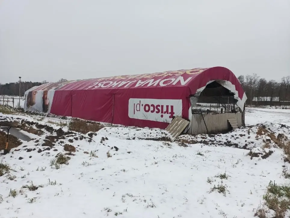 Plandeka zabezpieczająca w trudnych warunkach atmosferycznych
